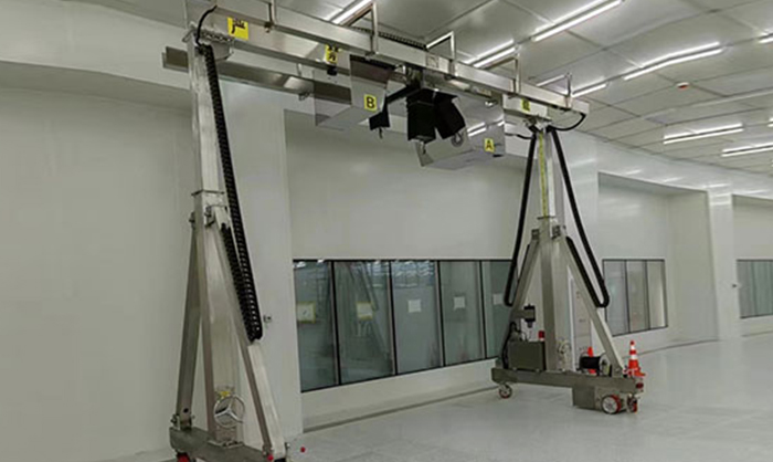 Foldable mobile gantry