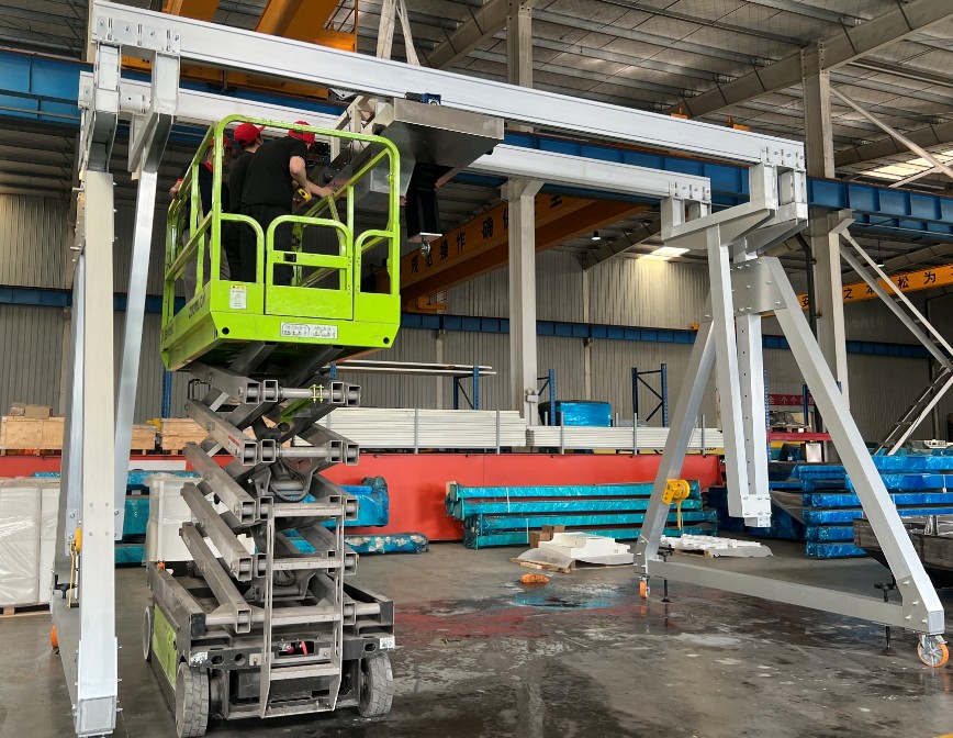 Aluminum cleanroom mobile gantry crane